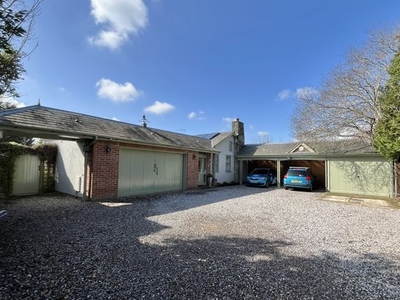 Bungalow to rent in Grange Road, Hedge End, Southampton SO30