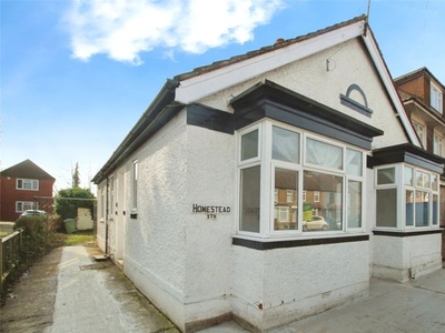 Bungalow to rent in London Road, Sittingbourne, Kent ME10