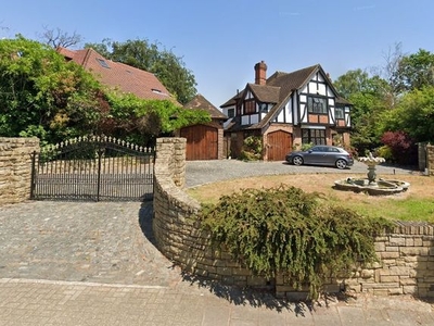 Detached house to rent in Chislehurst Road, Chislehurst, Kent BR7