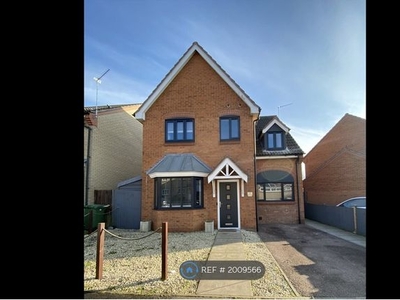 Detached house to rent in Horsley Drive, Great Yarmouth NR31
