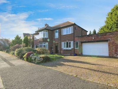 Detached house to rent in Woodlands Road, Handforth, Wilmslow, Cheshire SK9