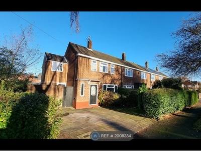 End terrace house to rent in Norris Road, Sale M33
