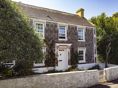 Farmhouse to rent in Rue De La Planque, Torteval, Guernsey GY8