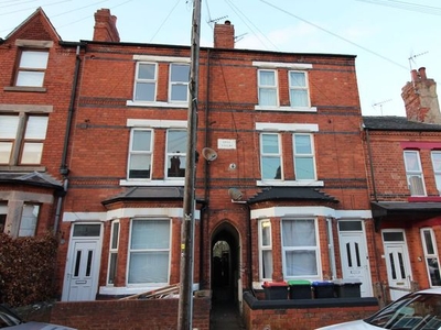Flat to rent in B Derbyshire Lane, Hucknall, Nottingham NG15