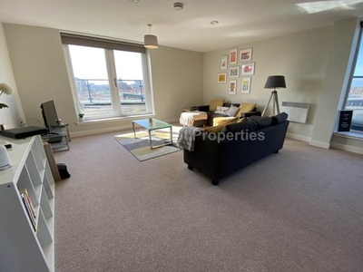 Flat to rent in Bridgewater Point, Salford M5