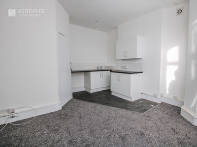 Flat to rent in Bromwich Street, Bolton BL2