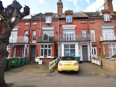 Flat to rent in Douglas Avenue, Hythe CT21