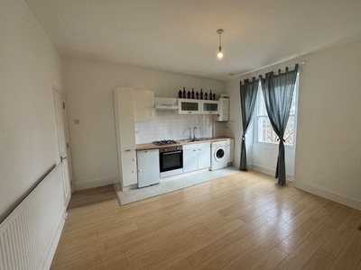 Flat to rent in Dover Place, Clifton, Bristol BS8