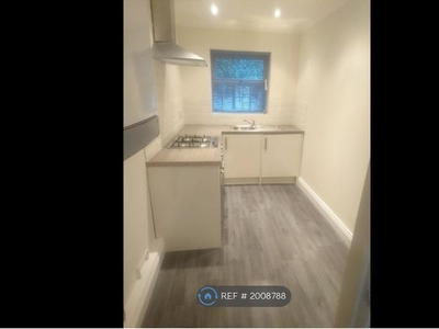 Flat to rent in Garmoyle Road, Liverpool L15