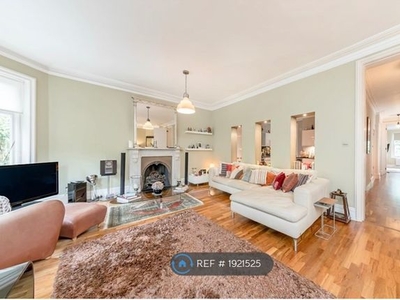 Flat to rent in Lauderdale Mansions, London W9