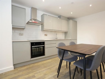 Flat to rent in Oscar House, Castlefield M15