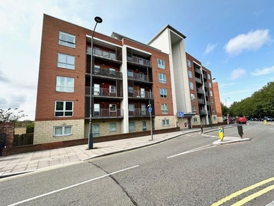 Flat to rent in Park Lane Plaza, Jamaica Street, Liverpool L1