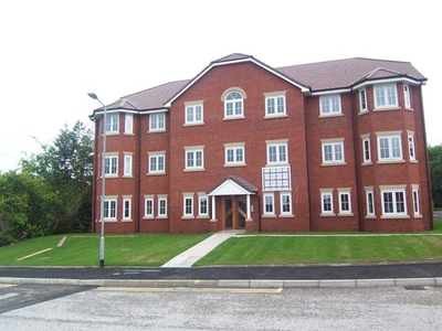 Flat to rent in Samuel House, Sandfield Park, Bolton BL1