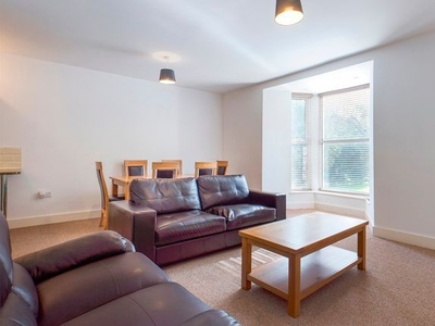 Flat to rent in St James Crescent, Uplands, Swansea SA1
