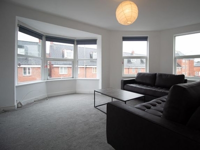 Flat to rent in Station Road, Carlton, Nottingham NG4
