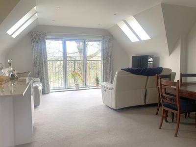 Flat to rent in The Groves, Station Road, Beaconsfield, Buckinghamshire HP9