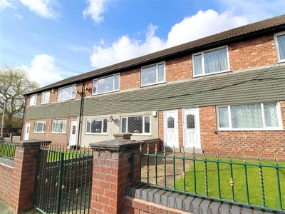 Flat to rent in The Parade, The Ridgway, Romiley, Stockport SK6