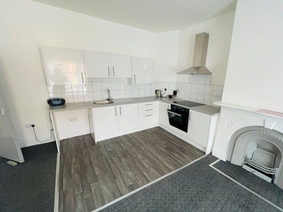Flat to rent in Warbreck Moor, Liverpool L9