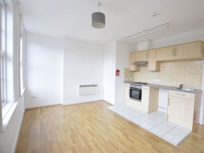 Flat to rent in Westover Road, Bournemouth BH1