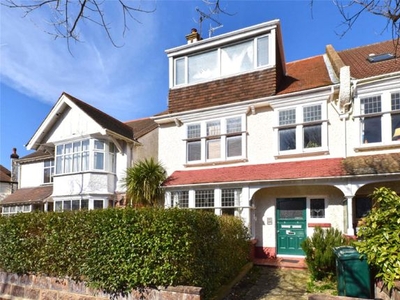 Flat to rent in Wilbury Crescent, Hove, East Sussex BN3
