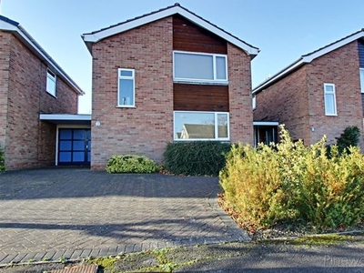 Link-detached house to rent in Gilbert Avenue, Walton, Chesterfield, Derbyshire S40