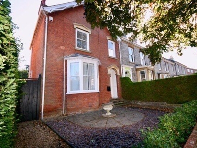 Link-detached house to rent in York Road, Bury St. Edmunds IP33