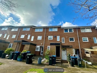 Maisonette to rent in Chepstow Rise, Croydon CR0