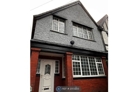 Semi-detached house to rent in Rochester Avenue, Prestwich, Manchester M25