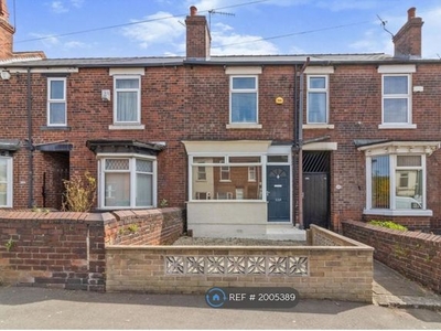 Terraced house to rent in Bellhouse Road, Sheffield S5