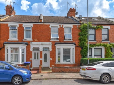 Terraced house to rent in Collingwood Road, Phippsville NN1