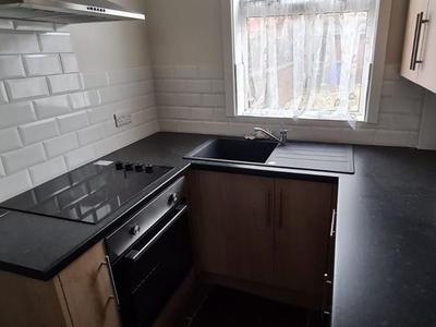 Terraced house to rent in Jubilee Road, Doncaster DN1