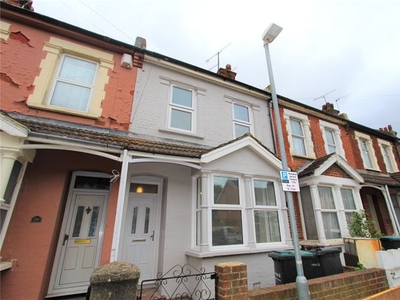 Terraced house to rent in Russell Road, Gravesend, Kent DA12