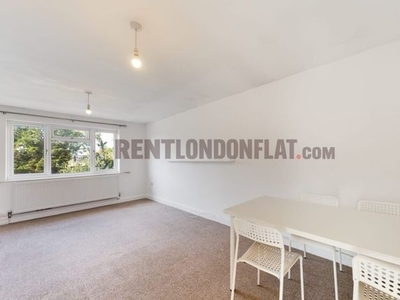 Terraced house to rent in Seymer Road, Romford RM1