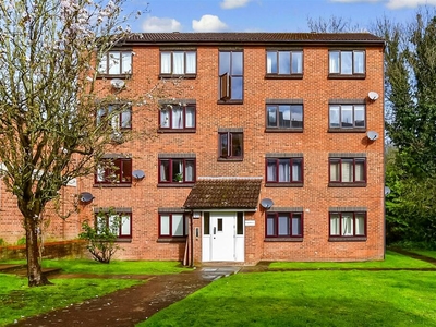 1 bedroom apartment for sale in Buckland Hill, Maidstone, Kent, ME16
