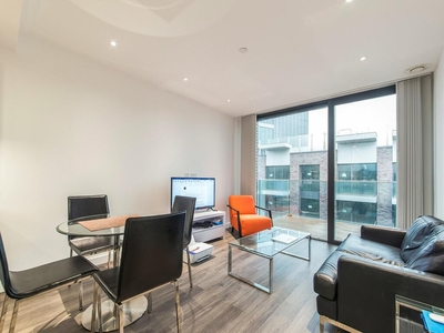 1 bedroom apartment for sale in Catalina House, 4 Canter Way, E1
