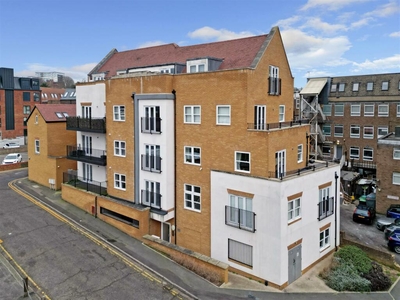 1 bedroom apartment for sale in Henry Place, The Mount, Brentwood, Essex, CM14