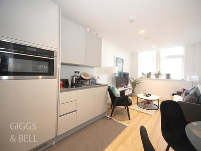 1 bedroom apartment for sale in Laporte Way, Luton, Bedfordshire, LU4