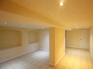 1 bedroom flat for rent in Clarendon Park Road, Leicester, LE2