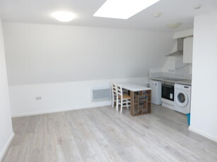 1 bedroom flat for rent in Golders Green Road, London, NW11