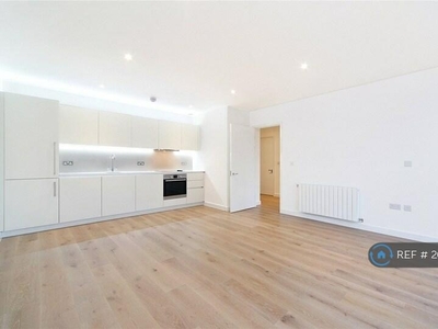 1 bedroom flat for rent in Grayston House, London, SE3