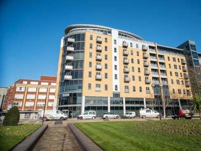 1 bedroom flat for rent in Queens Dock Avenue, Hull, East Riding Of Yorkshire, HU1
