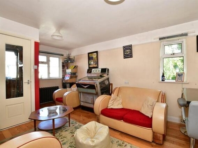 1 Bedroom Flat For Sale In South Croydon