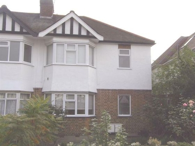 1 bedroom flat to rent South Woodford, E18 1NA