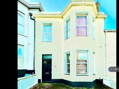 1 bedroom house share for rent in Burrage Road, London, SE18