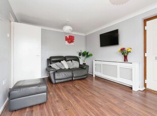 1 bedroom maisonette for rent in Harrow Road, Leytonstone, E11