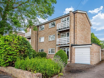 2 Bed Flat/Apartment To Rent in Hernes Close, Oxford, OX2 - 526