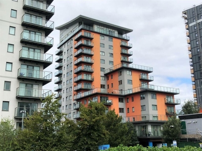 2 bedroom apartment for rent in Mast Quay, London, SE18