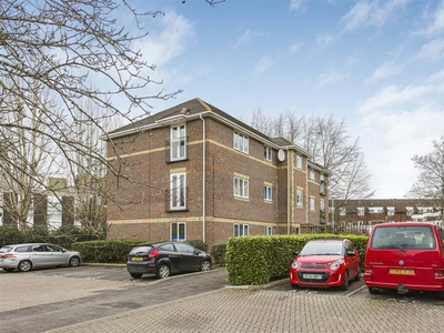 2 bedroom apartment for sale in Abbotsmead Place, Caversham, Reading, RG4