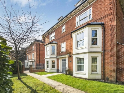 2 bedroom apartment for sale in Brownlow Lodge, Brownlow Road, Reading, RG1
