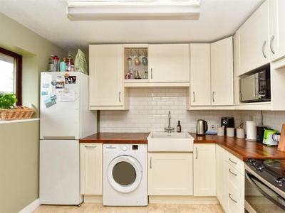 2 bedroom apartment for sale in Buckland Road, Maidstone, Kent, ME16